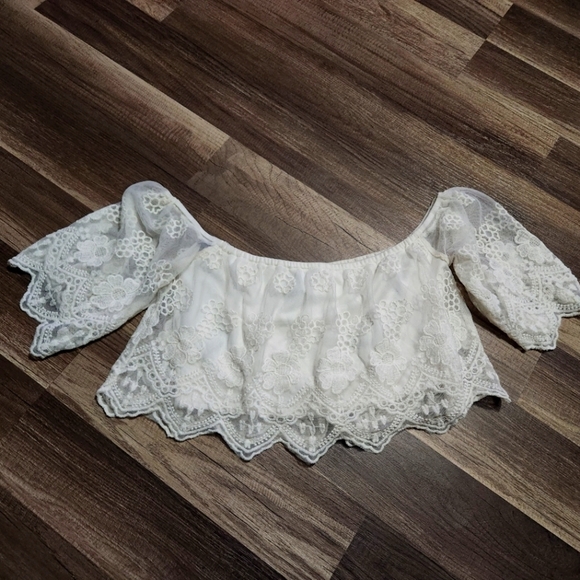 Lace Crop Top White Size Small Off Shoulder Bohemian Look - Picture 2 of 5